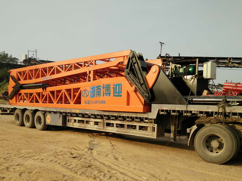 全液压折叠爱游戏最新官方网站
机21米运输